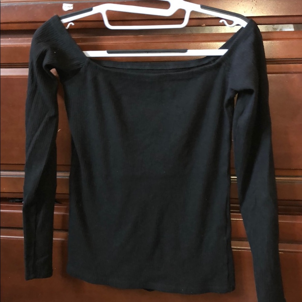 Off the shoulder long sleeve top